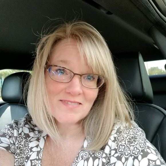 Meet your Posher, Trish - Picture 1 of 1